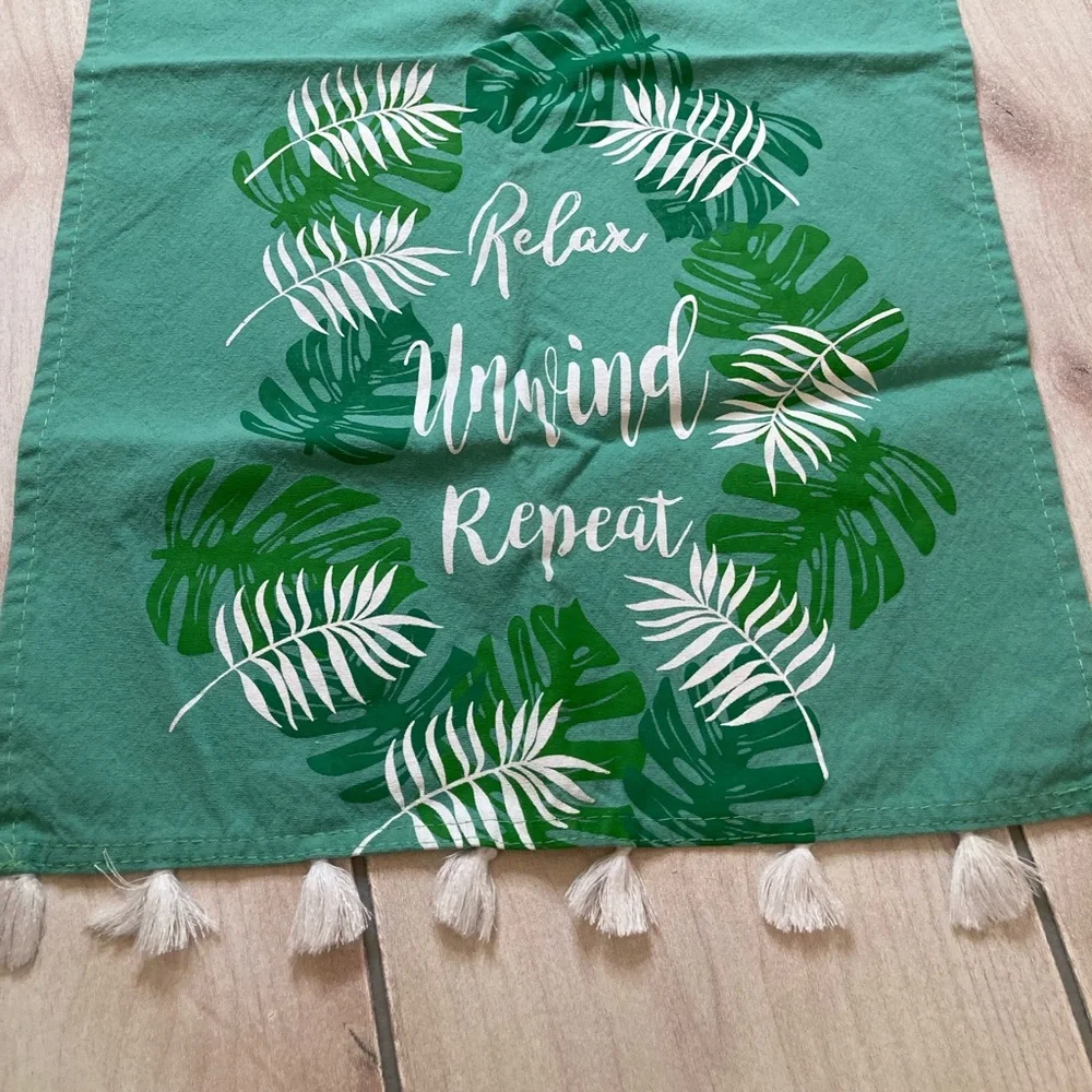 Set of 2 kitchen towels.
